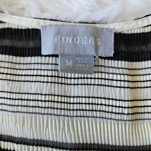 Finders Keepers Women's Black & White Striped Deep V Sleeveless Romper. Size M - Picture 8 of 10